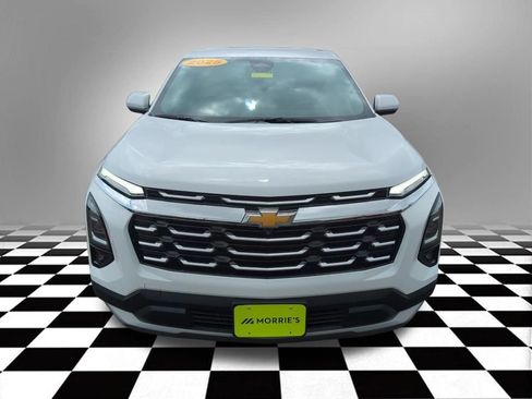 Used 2025 Chevrolet Equinox LT w/ Safety and Technology Package AWD/4WD image 3