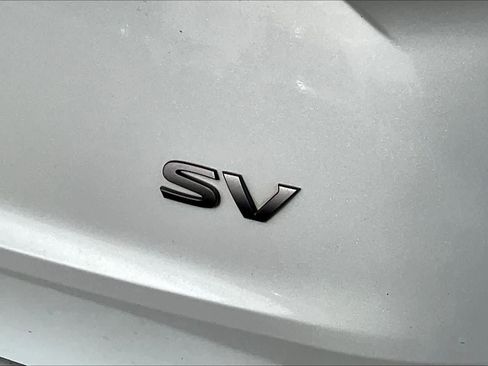 Used 2024 Nissan Rogue SV image 9