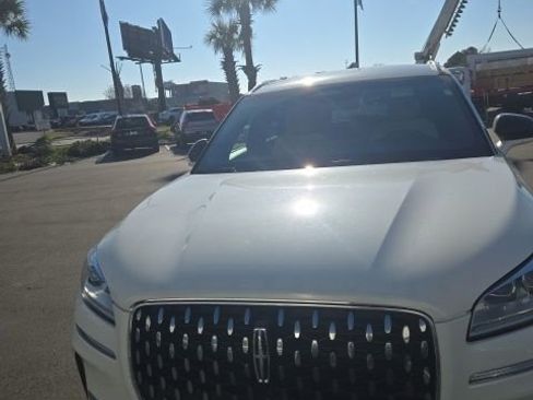 Used 2023 Lincoln Corsair Reserve image 10