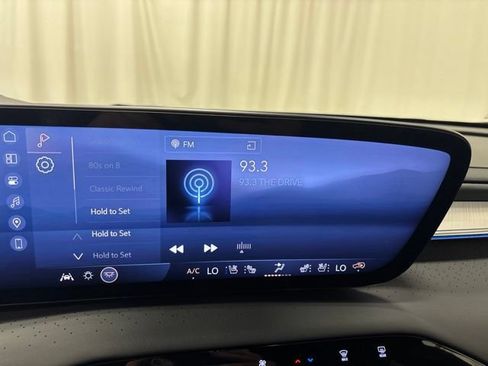 Used 2026 Buick Enclave Avenir w/ Super Cruise Package AWD/4WD image 25