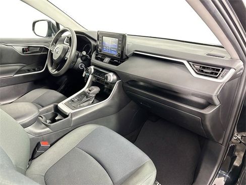 Used 2021 Toyota RAV4 LE w/ Carpet Mat Package (TMS) image 27