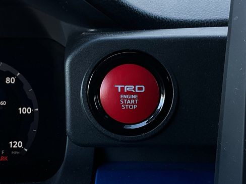 Used 2025 Toyota Tacoma TRD Off-Road image 28