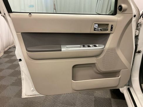 Used 2009 Mercury Mariner Premier image 9