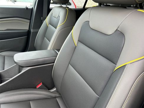 Used 2025 Chevrolet Trax ACTIV w/ Driver Confidence Package image 21