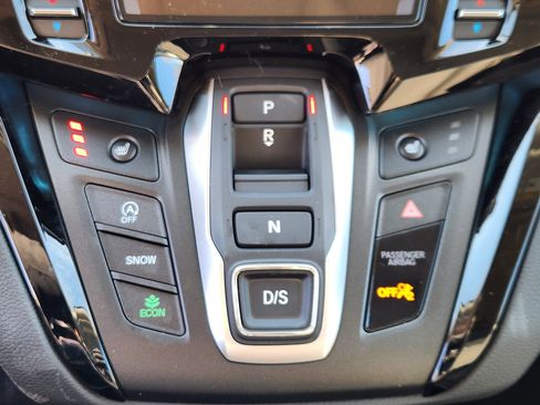 New 2026 Honda Odyssey Touring image 13