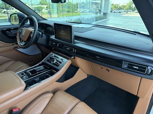 Used 2024 Lincoln Aviator Black Label w/ Class IV Trailer Tow Package AWD/4WD image 21