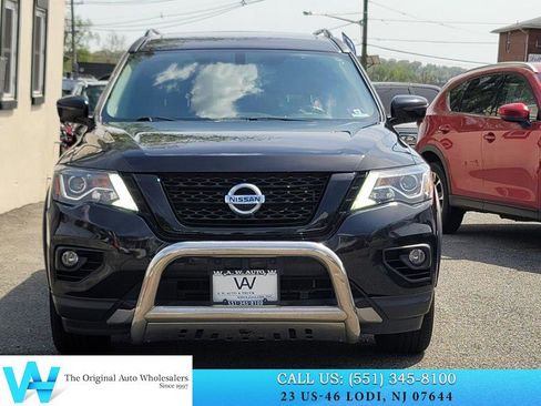 Used 2019 Nissan Pathfinder SL image 2