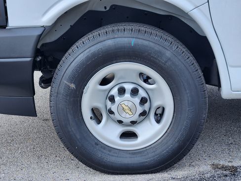 New 2025 Chevrolet Express 3500 Extended w/ Driver Convenience Package image 7