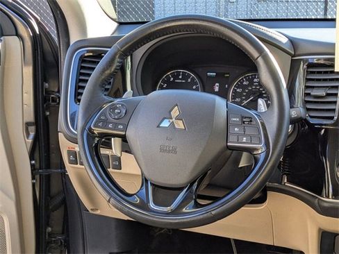Used 2018 Mitsubishi Outlander GT image 17