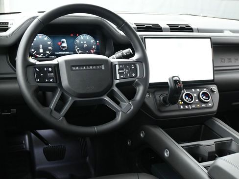 Used 2026 Land Rover Defender 110 X-Dynamic SE AWD/4WD image 7