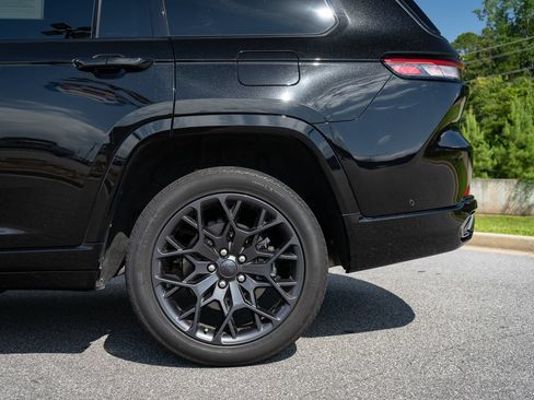 Used 2024 Jeep Grand Cherokee L Summit AWD/4WD image 6