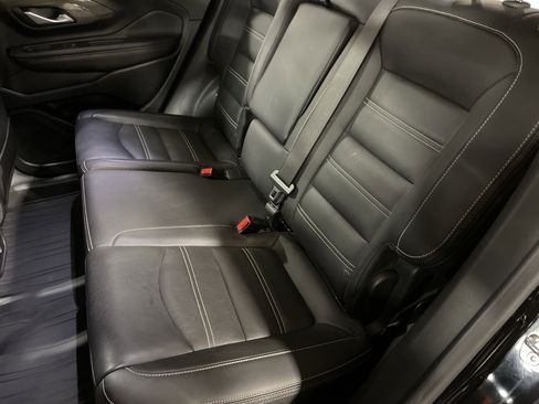 Used 2022 GMC Terrain Denali w/ Denali Premium Package image 12