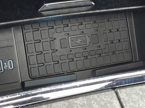 Used 2022 Ford Expedition Max Limited image 6