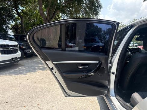 Used 2017 BMW 330i Sedan RWD image 16