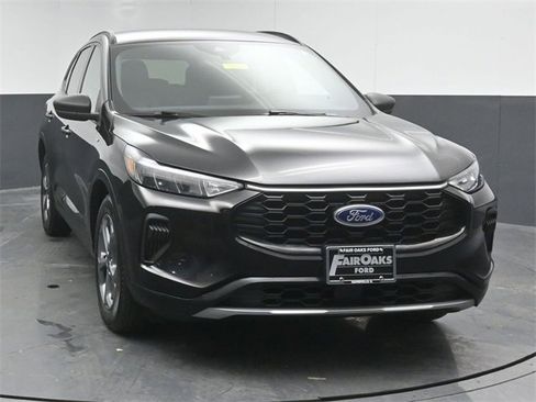 Used 2024 Ford Escape ST-Line w/ Equipment Group 301A image 2