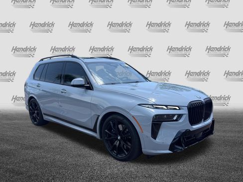 Used 2024 BMW X7 xDrive40i w/ M Sport Package AWD/4WD image 2