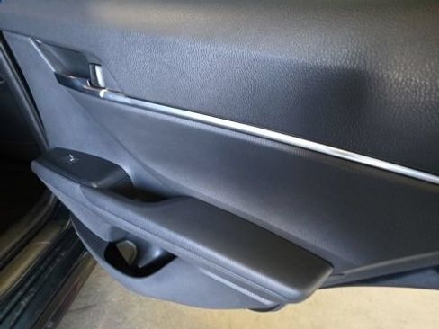Used 2019 Toyota Camry SE FWD image 21