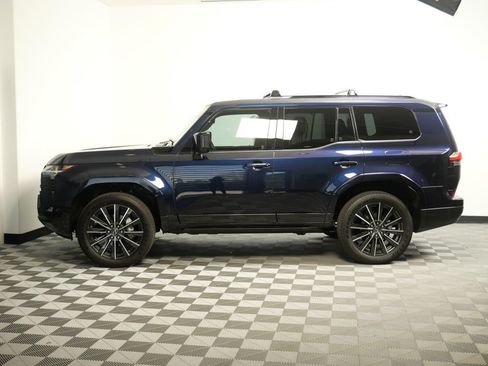 Certified 2026 Lexus GX 550 w/ Accessory Package (2T) AWD/4WD image 5