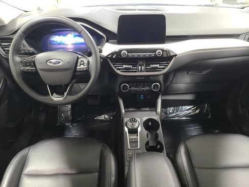 Used 2022 Ford Escape SEL w/ Technology Package AWD/4WD image 2