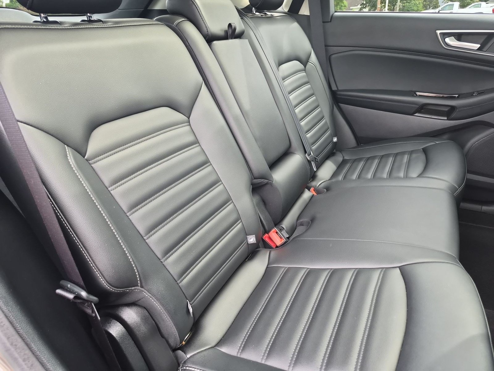 Used 2019 Ford Edge SEL w/ Equipment Group 201A FWD image 26