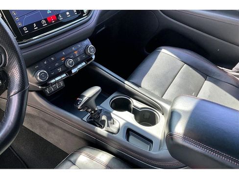 Used 2024 Dodge Durango GT AWD/4WD image 17