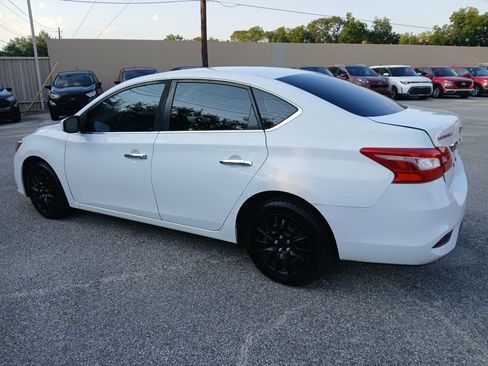 Used 2019 Nissan Sentra S FWD image 5