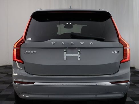 Used 2024 Volvo XC90 B6 Ultimate w/ Lounge Package image 16