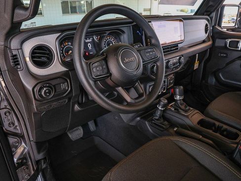 New 2026 Jeep Gladiator Sport image 12