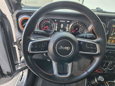 Used 2021 Jeep Gladiator Mojave AWD/4WD image 39
