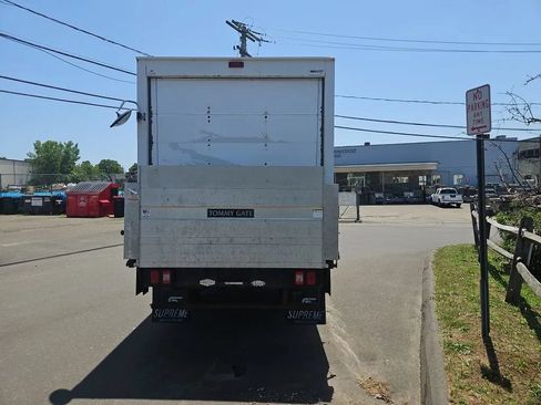 Used 2017 Chevrolet Express 3500 RWD image 9