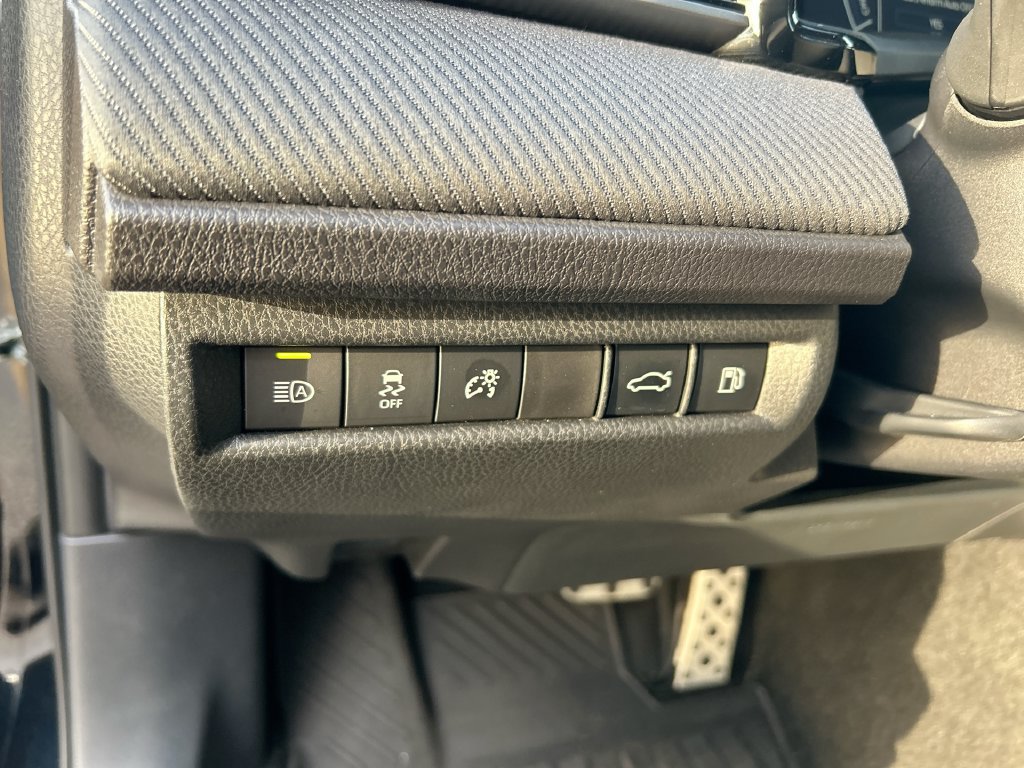Used 2025 Toyota Camry SE FWD image 14