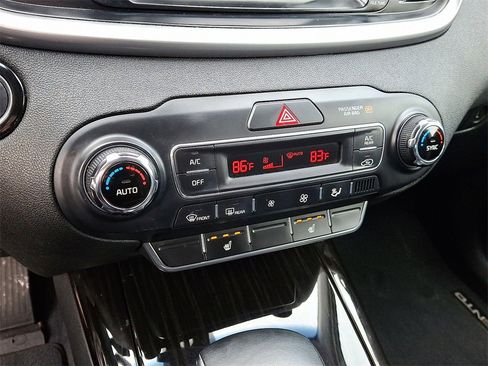 Used 2019 Kia Sorento EX image 16