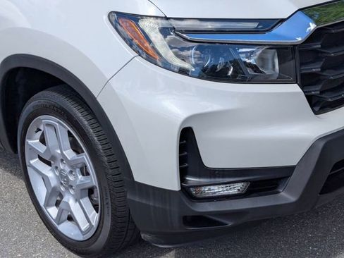 Certified 2024 Honda Passport EX-L image 2