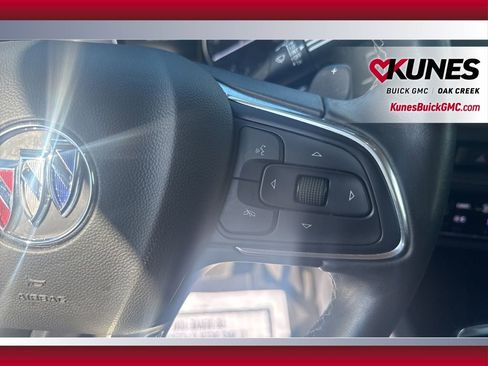 Used 2023 Buick Envision Essence image 27