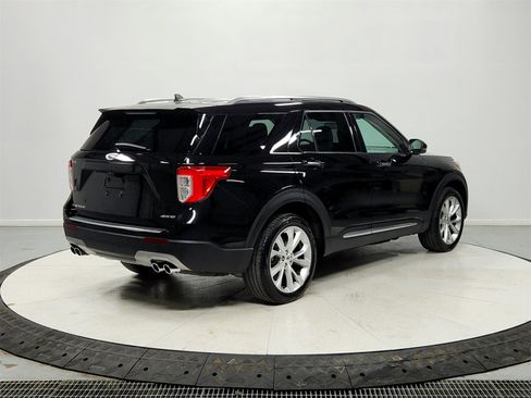 Used 2023 Ford Explorer Platinum w/ Technology Package image 7