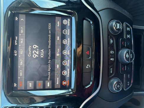 Used 2019 Jeep Cherokee Limited w/ Luxury Group image 25