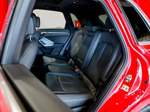 Used 2022 Audi Q3 2.0T Premium image 18