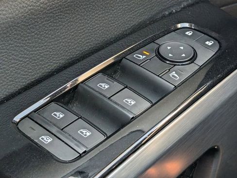 Used 2022 Nissan Pathfinder SL w/ SL Premium Package FWD image 24