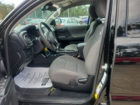 Used 2023 Toyota Tacoma SR AWD/4WD image 15