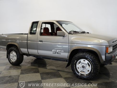 Used 1989 Nissan Pickup 4x4 King Cab V6 image 16