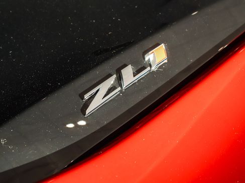 Used 2018 Chevrolet Camaro ZL1 image 24