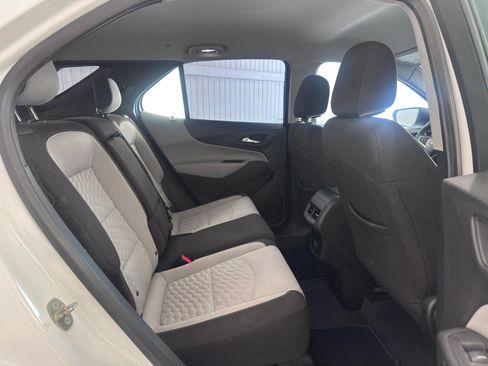 Used 2018 Chevrolet Equinox LS FWD image 11