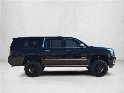Used 2019 GMC Yukon XL Denali w/ Denali Ultimate Package AWD/4WD image 4