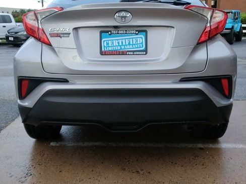 Used 2019 Toyota C-HR XLE image 3