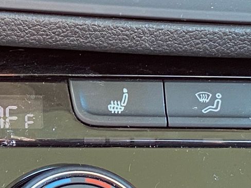 Certified 2024 Volkswagen Jetta SE image 16