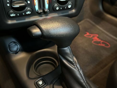 Used 2004 Chevrolet Monte Carlo SS image 18