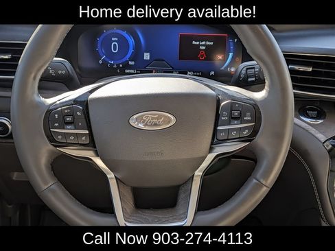 Used 2023 Ford Explorer Platinum w/ Technology Package AWD/4WD image 14