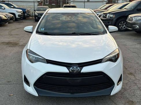 Used 2018 Toyota Corolla LE image 2