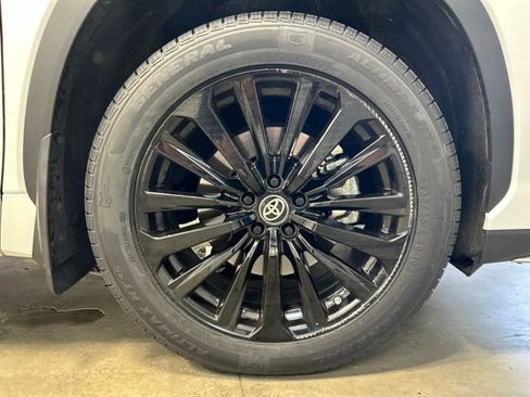 Used 2023 Toyota Highlander XSE AWD/4WD image 11
