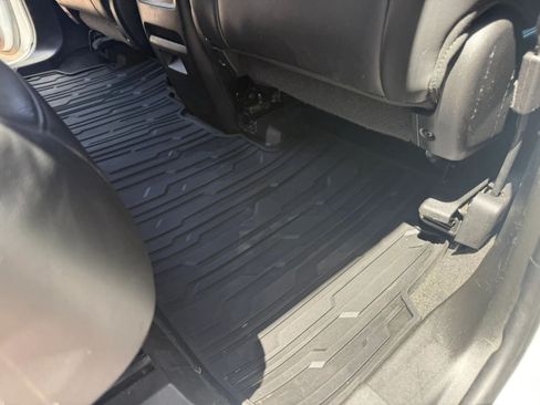 Used 2018 GMC Acadia SLT AWD/4WD image 67